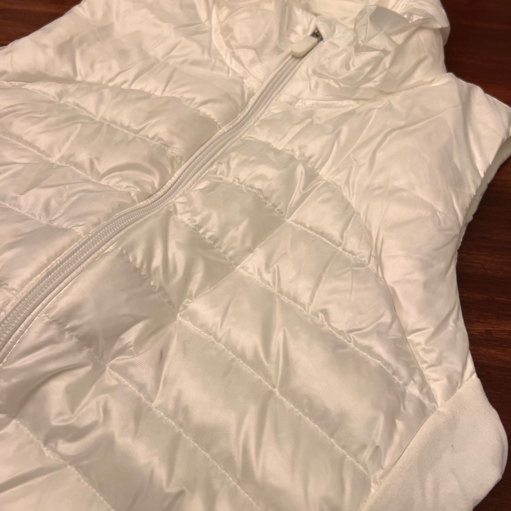 Lululemon Down for a Run Vest, size small - Picture 4 of 12